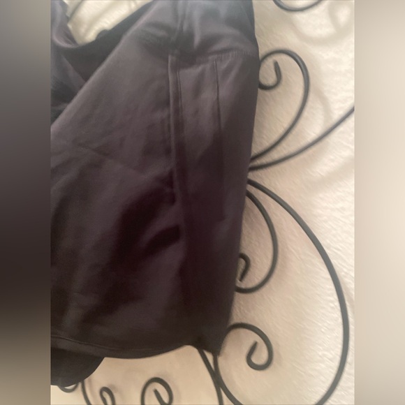Women’s all black crz yoga shorts size large - Picture 2 of 10